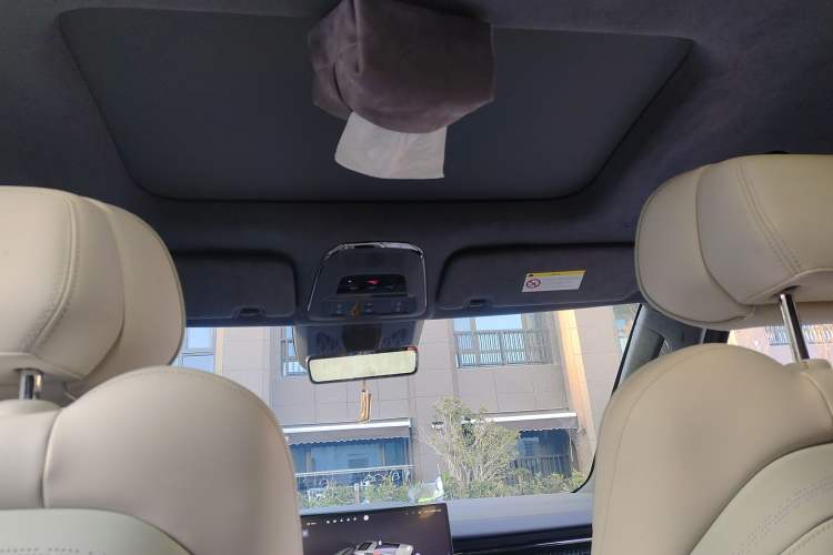 Used Zeekr 009 2024 7-Seater Walk-Through Version Four-Wheel Drive 108 kWh Headliner