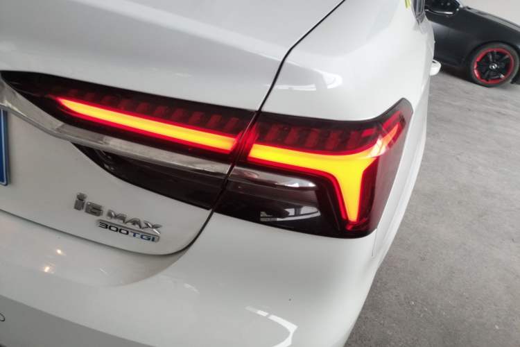 Used Roewe i6 MAX 2020 300TGI Automatic "Swell Cool Smart Drive" Edition
