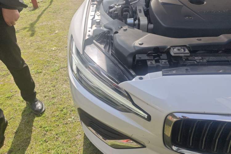 Used Volvo S60 New Energy 2024 T8 All-Wheel Drive Long-Range Zhiyi Luxury Edition
