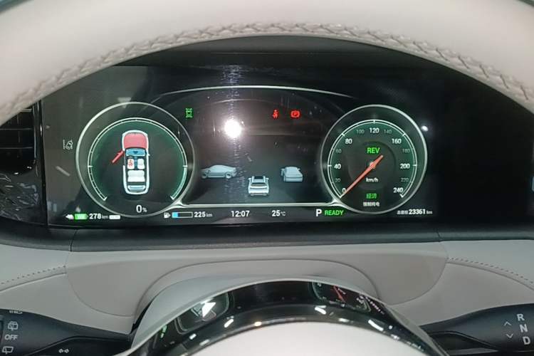 Used VOYAH FREE 2025 318 318 km Rear-Drive Touring Edition