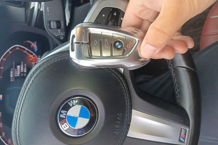 Used BMW 5 Series 2022 Restyled 525Li M Sport Package Vehicle Key