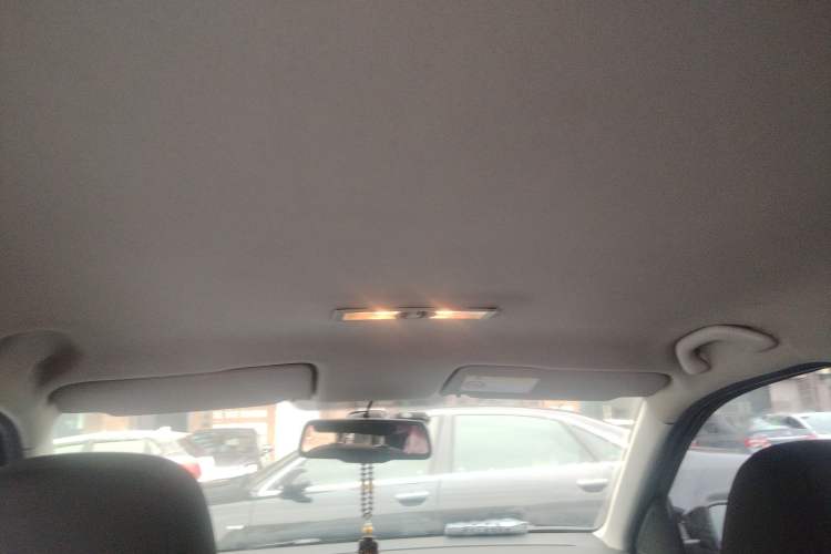 Used Volkswagen Lavida 2015 1.6L Automatic Fashion Edition Headliner