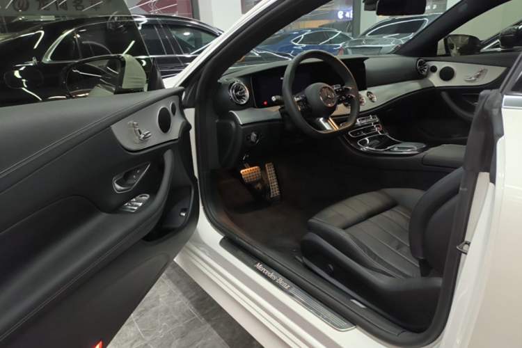 Used Mercedes-Benz E-Class 2023 E 260 Coupe Driver Seat