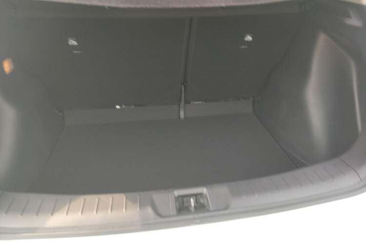 Used Nissan Tiida 2016 1.6L CVT Smart Drive Edition Trunk