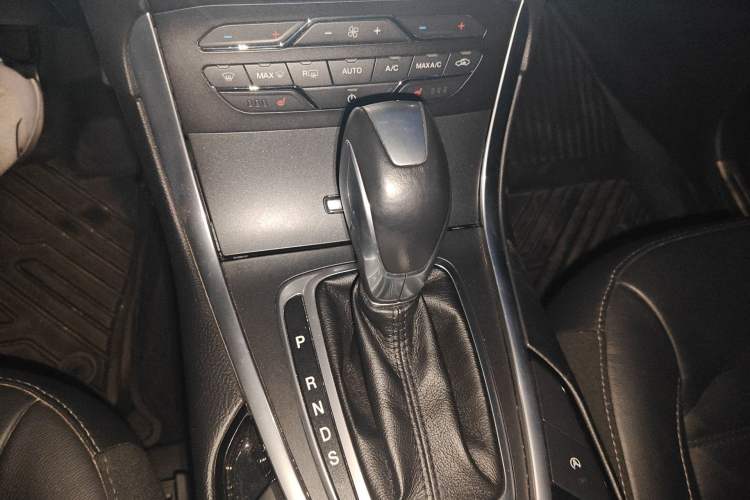 Used Ford Edge 2018 EcoBoost 245 Two-Wheel-Drive Titanium 7-Seater China V Standard
