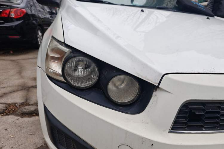 Used Chevrolet Aveo Sonic 2011 Sedan 1.4L MT SL