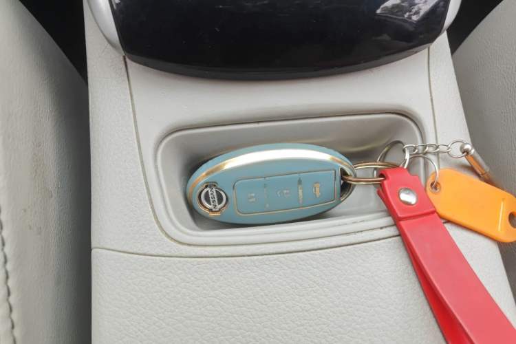 Used Nissan Sylphy 2019 1.6XV CVT Smart Connect Luxury Edition China VI Standard Vehicle Key