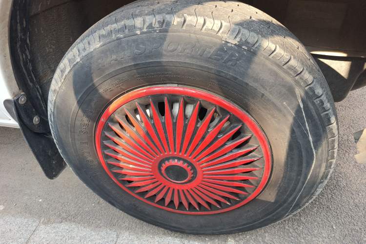 Used SAIC MAXUS Xintu V80 2021 2.0T Manual Classic Aoyuntong Short Wheelbase Mid-Roof 5/6-Seater
