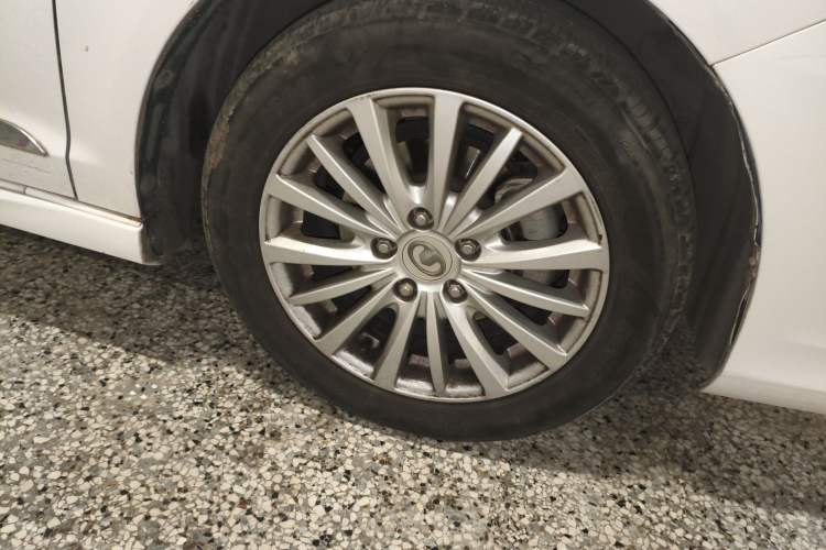 Used Great Wall C50 2014 Upgraded Model 1.5T Manual Fashion Edition Right Front Wheel Hub