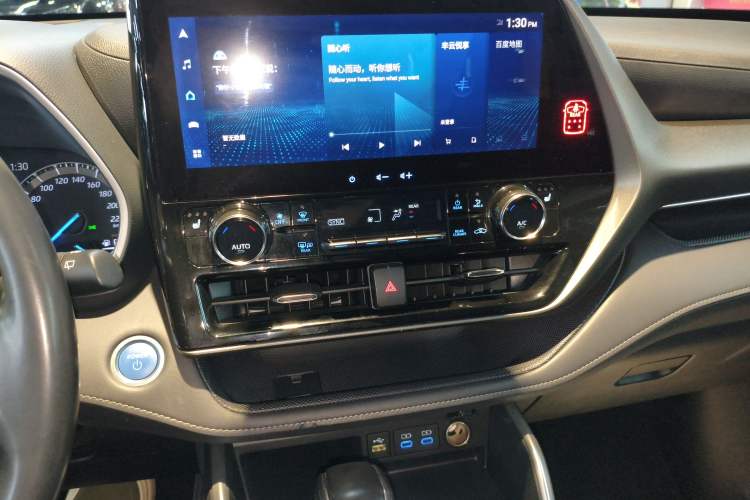 Used Toyota Highlander 2022 Dual-Engine 2.5L Two-Wheel Drive Prestige Edition 7-Seater Audio And AC Panel