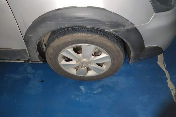 Used Nissan Livina 2010 Jingrui Edition 1.6L Manual Standard Model Right Front Wheel Hub