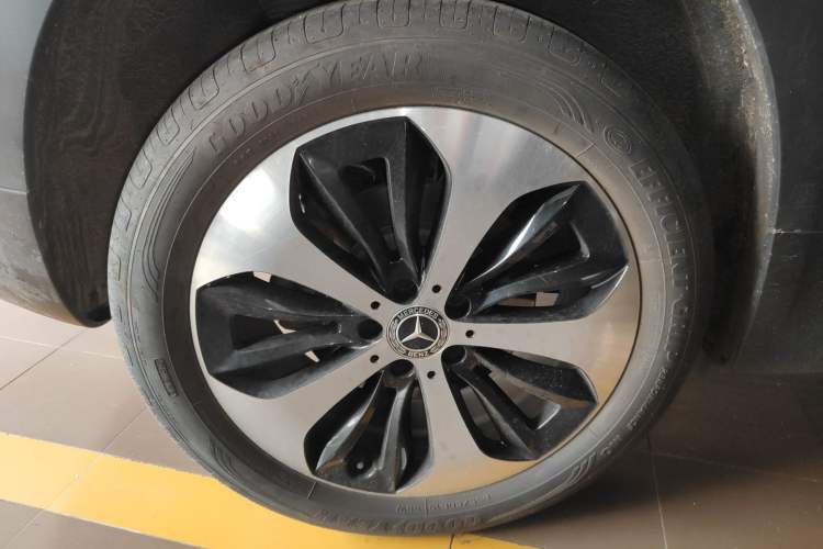 Used Mercedes-Benz GLB 2023 GLB 220 4MATIC Exterior 5