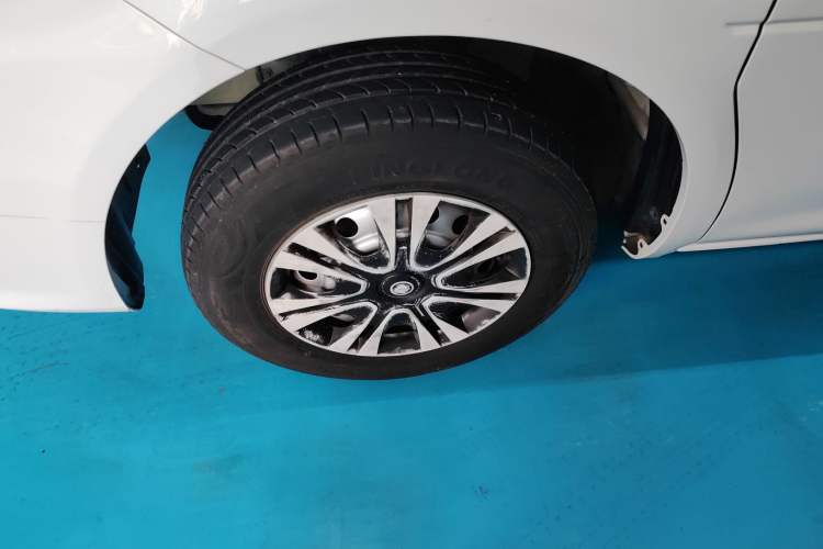 Used FORTHING Lingzhi 2019 M5L 1.6L 7-Seater Base Model China VI Standard