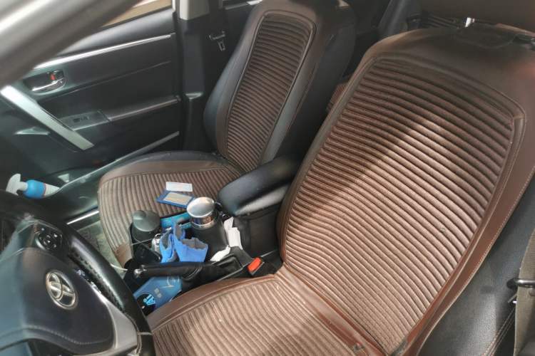 Used Toyota Corolla 2017 Revised Dual-Engine 1.8L E-CVT Leading Edition Left Front Seat