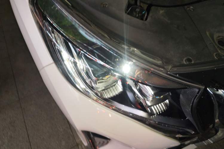 Used GAC Trumpchi M8 2021 Revised Version Lingxiu Series 390T Luxury Edition Right Front Headlight
