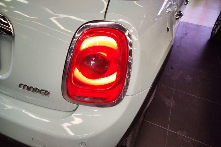 Used MINI MINI 2017 1.5T COOPER Ice Blue Limited Edition Five-Door Version
