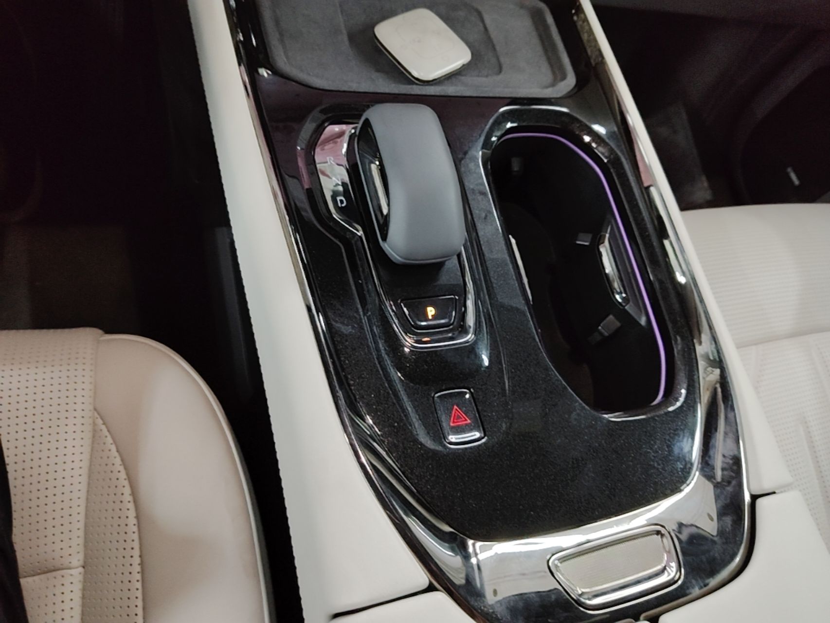 Zeekr 009 2024 Six-Seat Executive Version 4WD 108 kWh — снимка 16