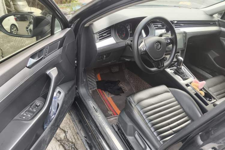 Used Volkswagen Magotan 2019 280TSI DSG Comfort Model China VI Standard Driver Seat