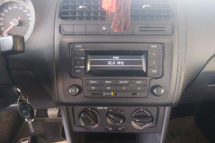 Used Volkswagen Polo 2016 1.4L Manual Fashion Model