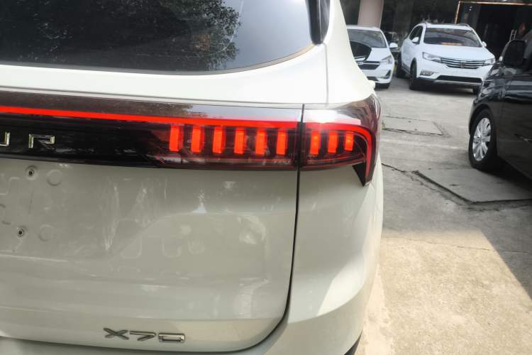 Used JETOUR X70 PLUS 2021 1.5T DCT Mountain 7-Seater
