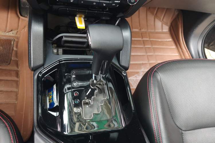 Used Geely Auto GX7 2015 Sports Edition 2.0L Automatic Prestige Model
