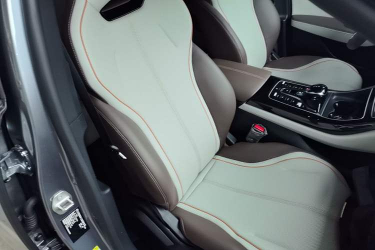 Used BYD Qin PLUS 2024 Honor Edition EV 420KM Leading Model
