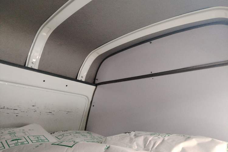 Used Jinbei Hiace 2016 2.2L Express Van Version V22
