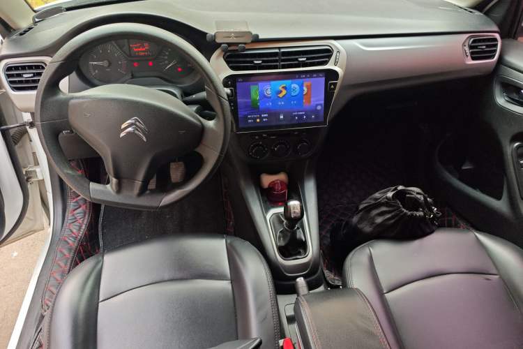 Used Citroen Elysee 2015 Zhishang Edition 1.6L Manual Fashion Model