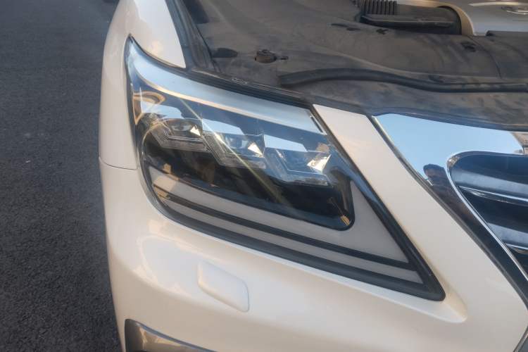 Used Lexus LX 2009 570
