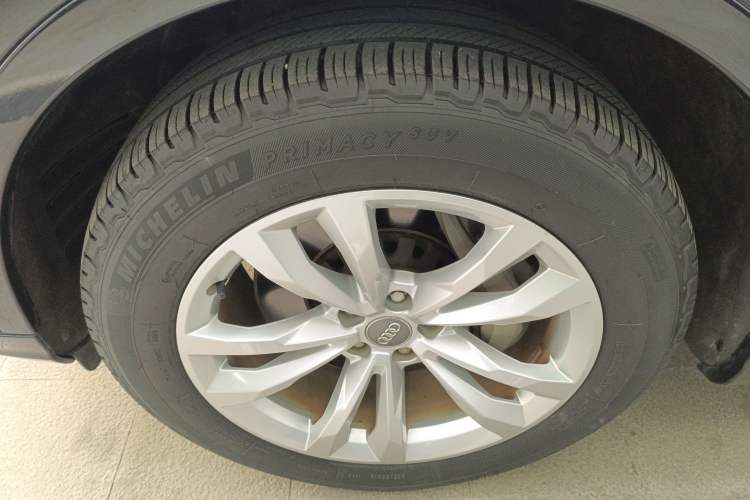 Used Audi Q7 2016 45 TFSI Technology Edition Exterior 4