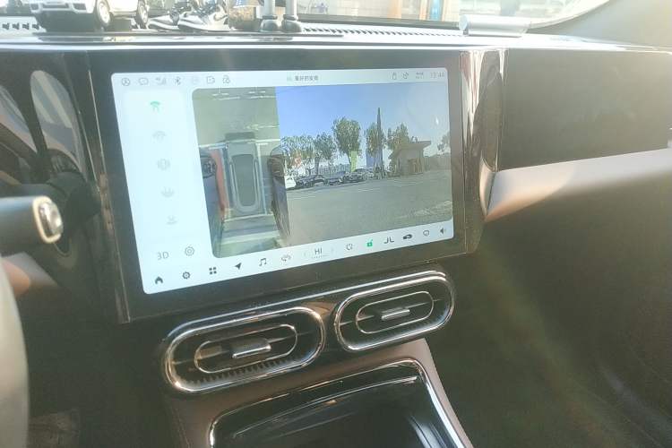 Used Leapmotor C01 2023 Range-Extended 316 Smart Edition Audio And AC Panel