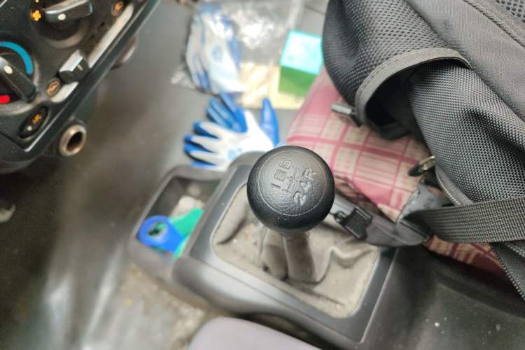 Used Wuling Rongguang 2011 1.2L Base Version
