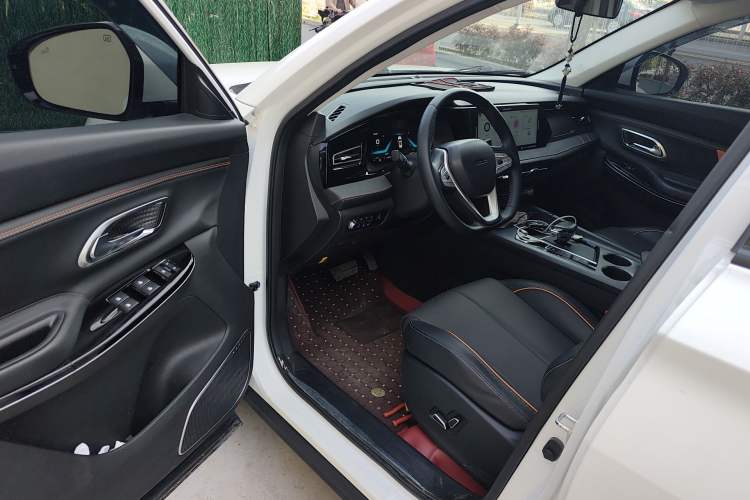 Used CHANGAN OSHAN X7 PLUS 2022 1.5T Blue Whale Edition Automatic Geeker Navigation Model Driver Seat