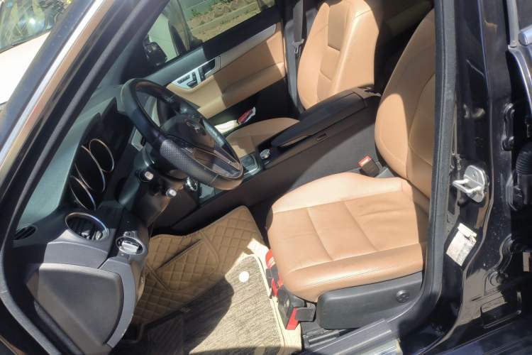 Used Mercedes-Benz C-Class 2011 C 200 Fashion Travel Edition Left Front Seat