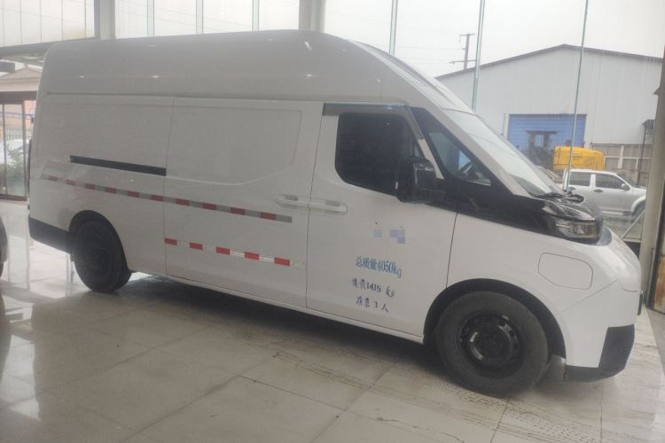 Used Farizon Super VAN 2025 Model Wealth Creation Version—Long Wheelbase High Roof 106kWh Front Right 45 Deg