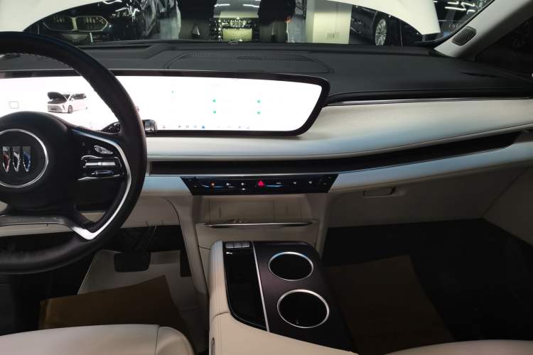 Used Buick GL8 New Energy 2024 Lu Zun Deluxe Edition 7-Seater Audio And AC Panel