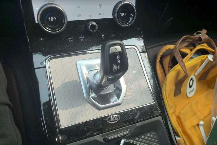 Used Land Rover Range Evoque 2023 Aurora L 249 PS Luxury Edition
