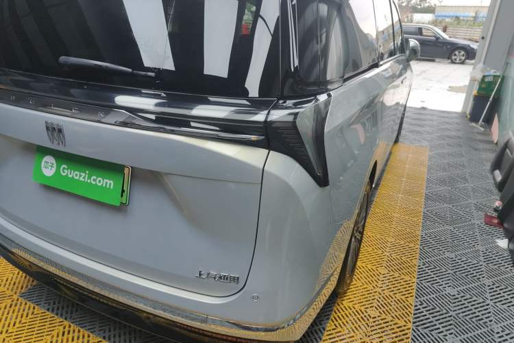 Used Buick GL8 New Energy 2024 Lu Zun Luxury Edition 7-Seater
