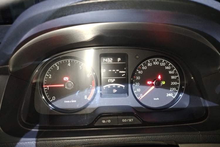 Used Volkswagen Lavida 2013 Revised Classic 1.6L Automatic Fashion Edition Instrument Cluster