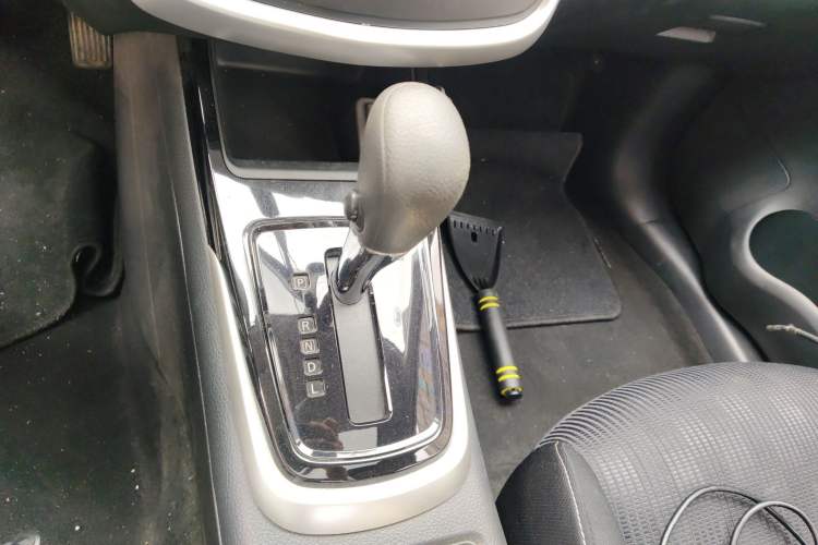 Used Nissan Tiida 2019 1.6L CVT Cool Edition China VI Standard Gear Lever
