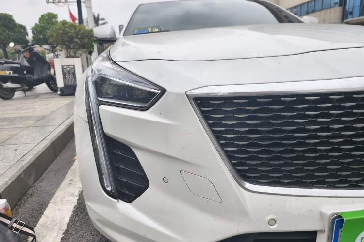 Used Cadillac CT6 2022 28T Fashion Edition Right Front Headlight