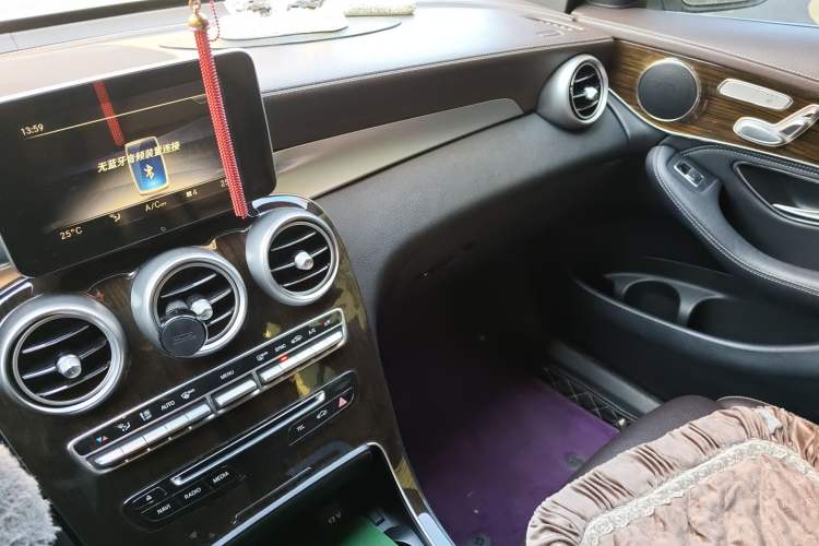 Used Mercedes-Benz GLC 2019 GLC 260 4MATIC Luxury Model