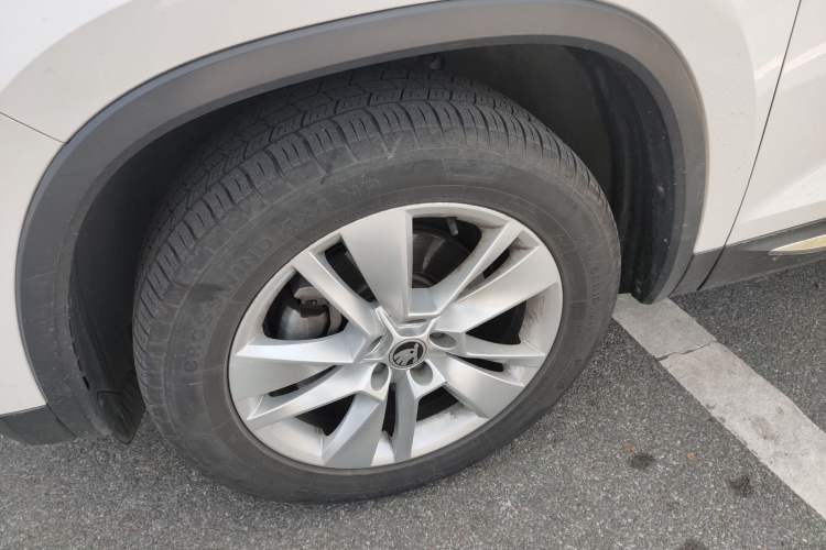 Used Skoda Kodiaq 2018 Facelifted TSI330 5-Seater Two-Wheel-Drive Luxury Enjoyment Edition Left Front Wheel Hub