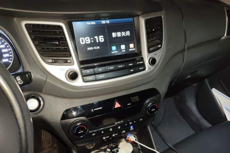 Used Hyundai Tucson 2015 1.6T Dual-Clutch Two-Wheel-Drive Smart Model
