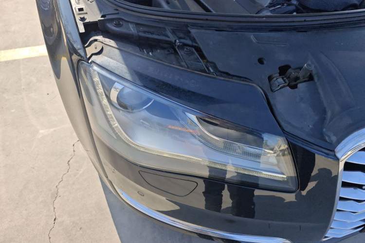 Used Audi A8 2013 A8L 45 TFSI quattro Comfort model Right Front Headlight