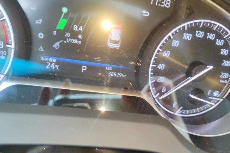 Used Toyota Harrier 2022 2.0L CVT Two-Wheel Drive Entry Version Odometer Close Up