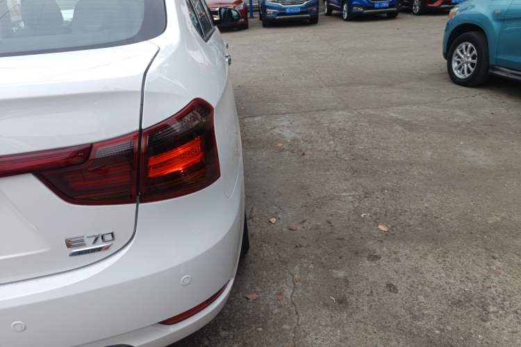 Used Dongfeng Aeolus E70 2021 Revised Version 360H Battery-Swap Edition