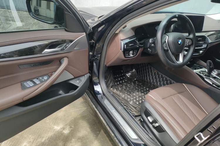 Used BMW 5 Series 2022 Second Facelift 525Li Luxury Package
