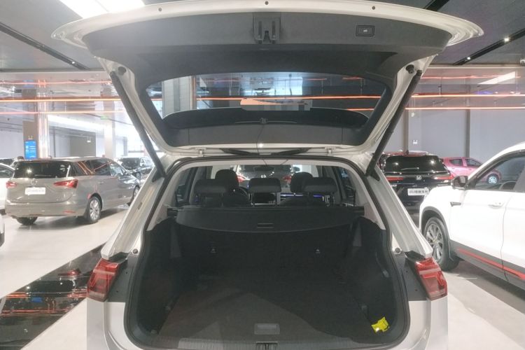 Used Volkswagen Tiguan L 2022 330TSI Automatic Two-Wheel Drive R-Line Flagship Edition
