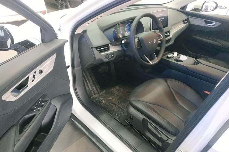 Used Hongqi E-QM5 2025 500km Range Commuter Version
